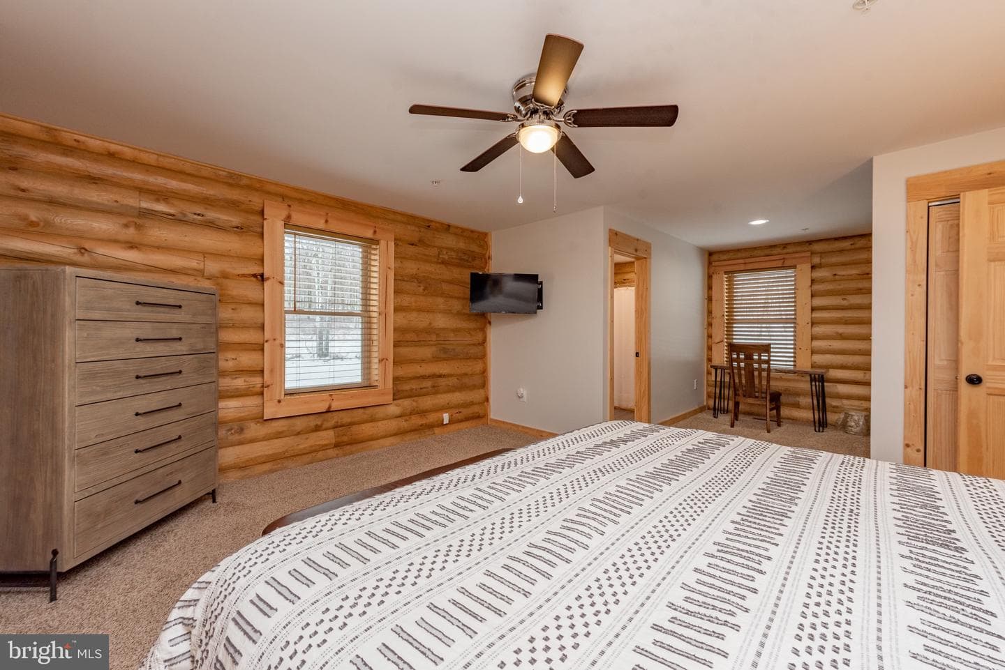 22 Taylor Lane photo 17