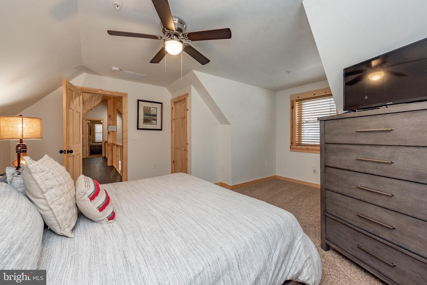 22 Taylor Lane photo 24