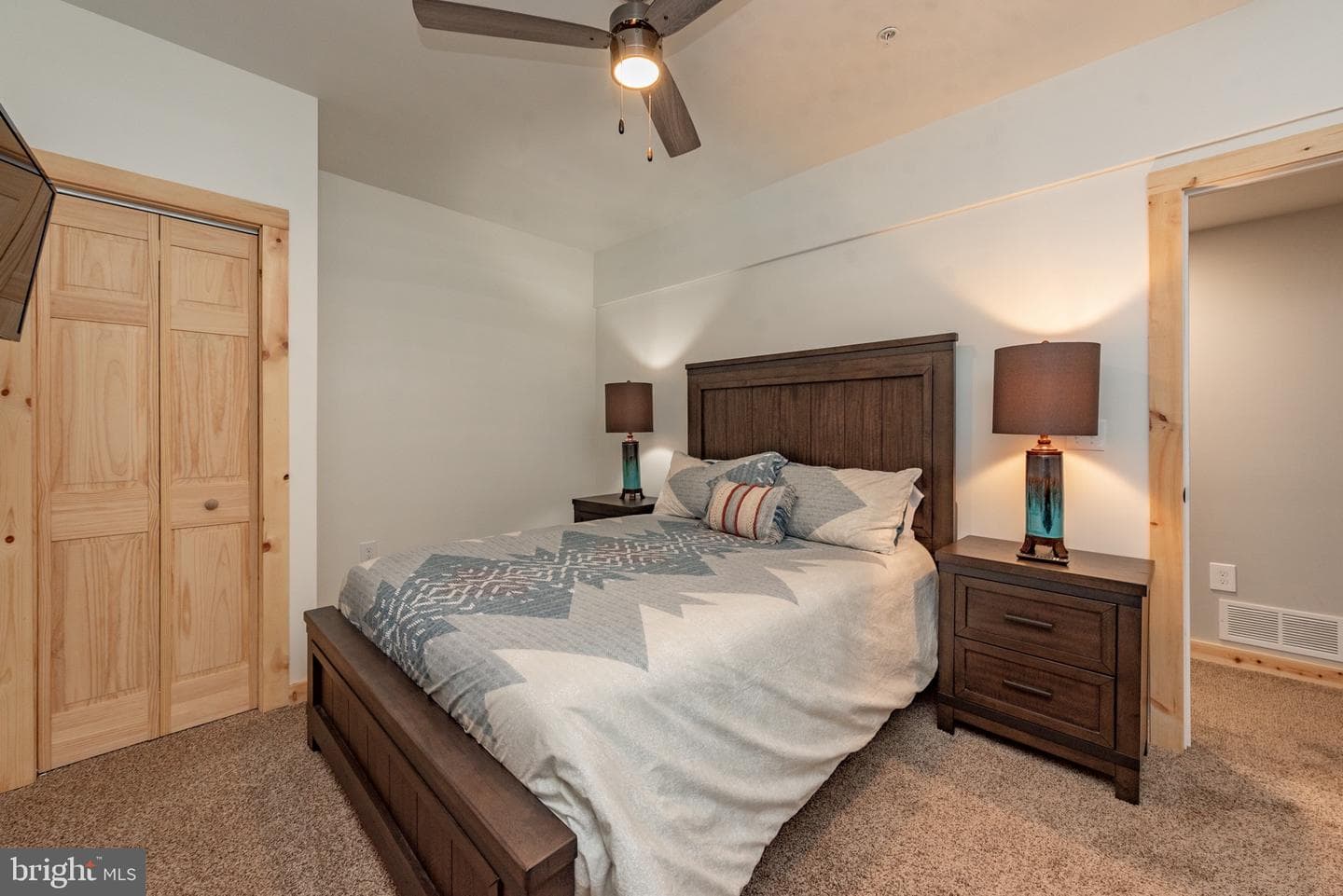 22 Taylor Lane photo 35