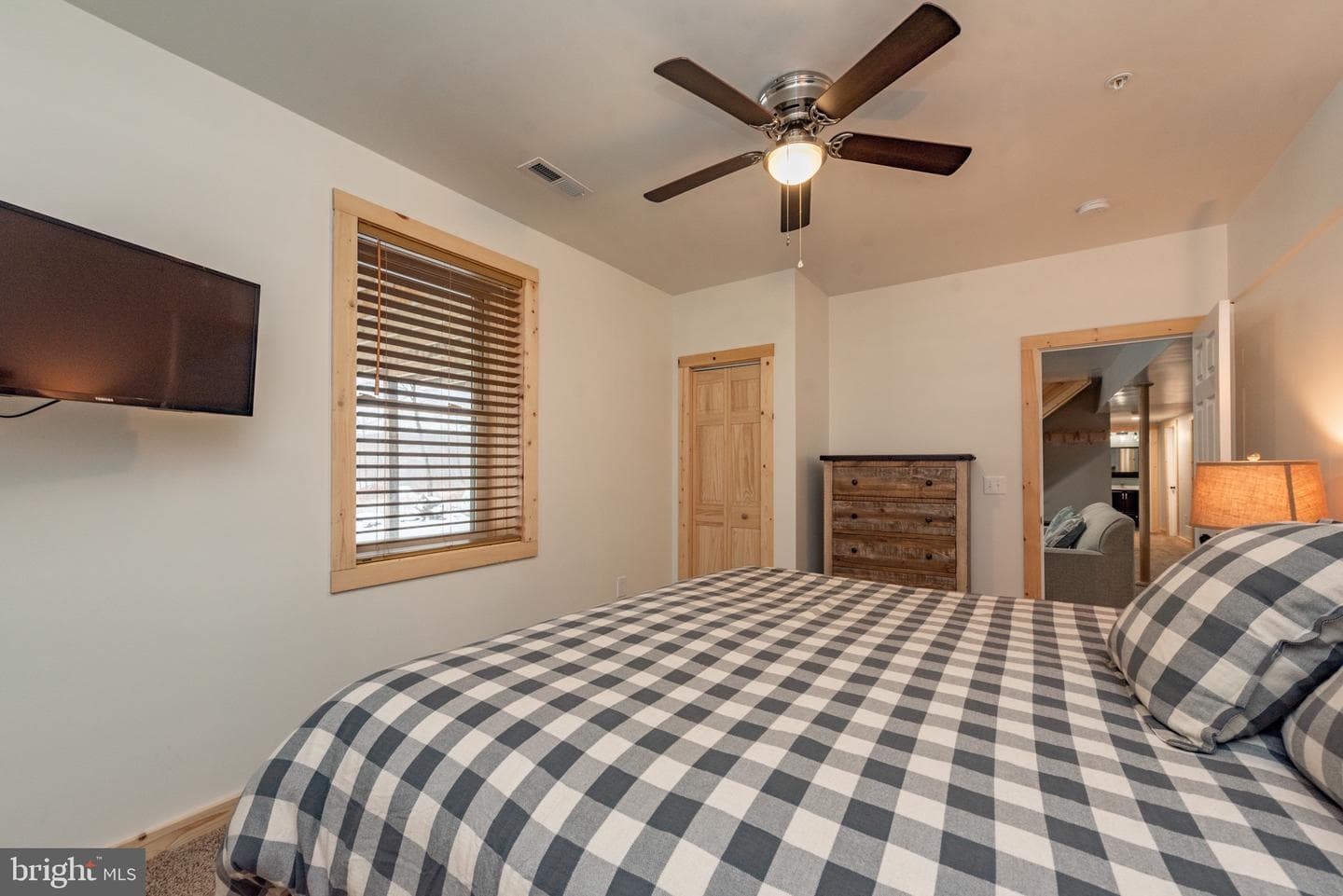22 Taylor Lane photo 43