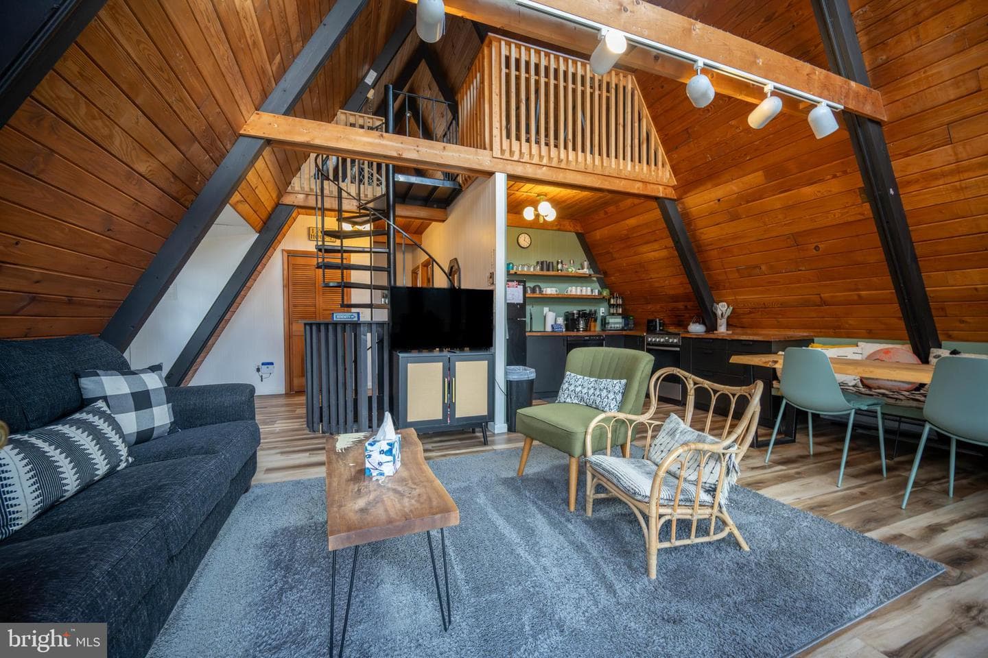 527 Deer Run Lane photo 4