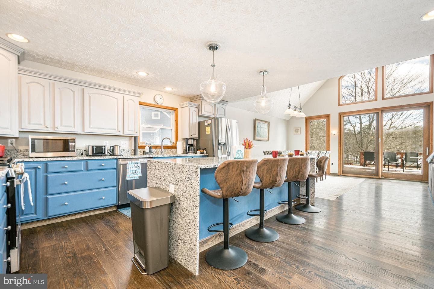 390 Glen Cove Road photo 12