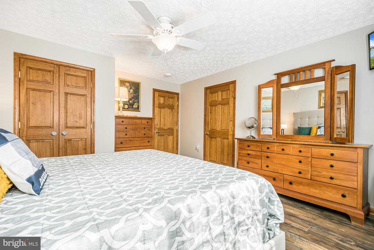 390 Glen Cove Road photo 30
