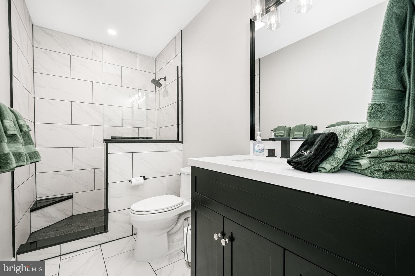 390 Glen Cove Road photo 34