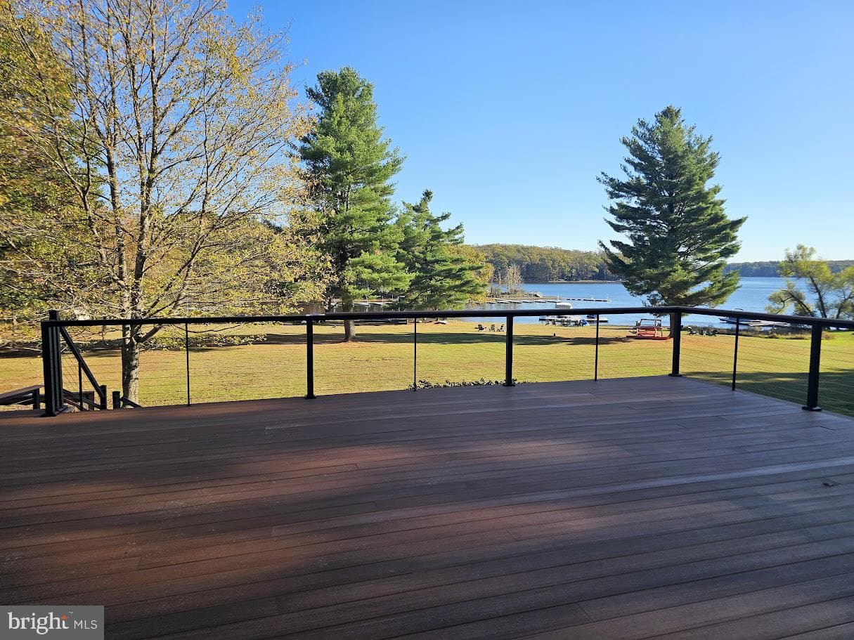 390 Glen Cove Road photo 8