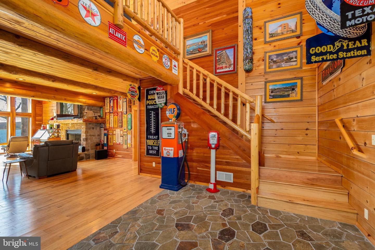 180 Glen Cove Road photo 32