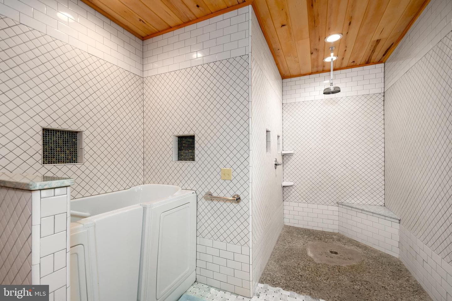 180 Glen Cove Road photo 39