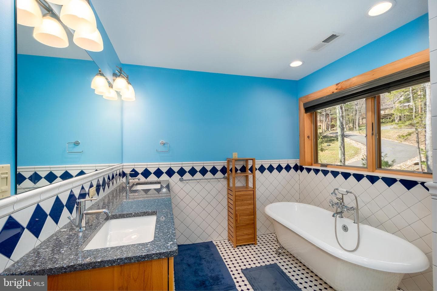180 Glen Cove Road photo 45