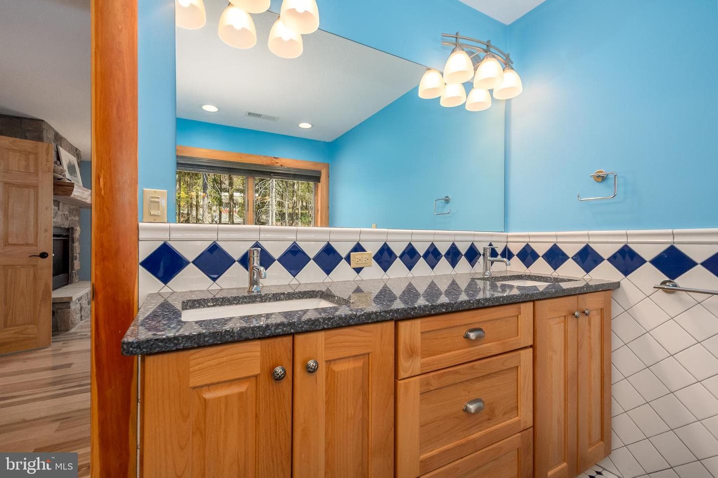 180 Glen Cove Road photo 46