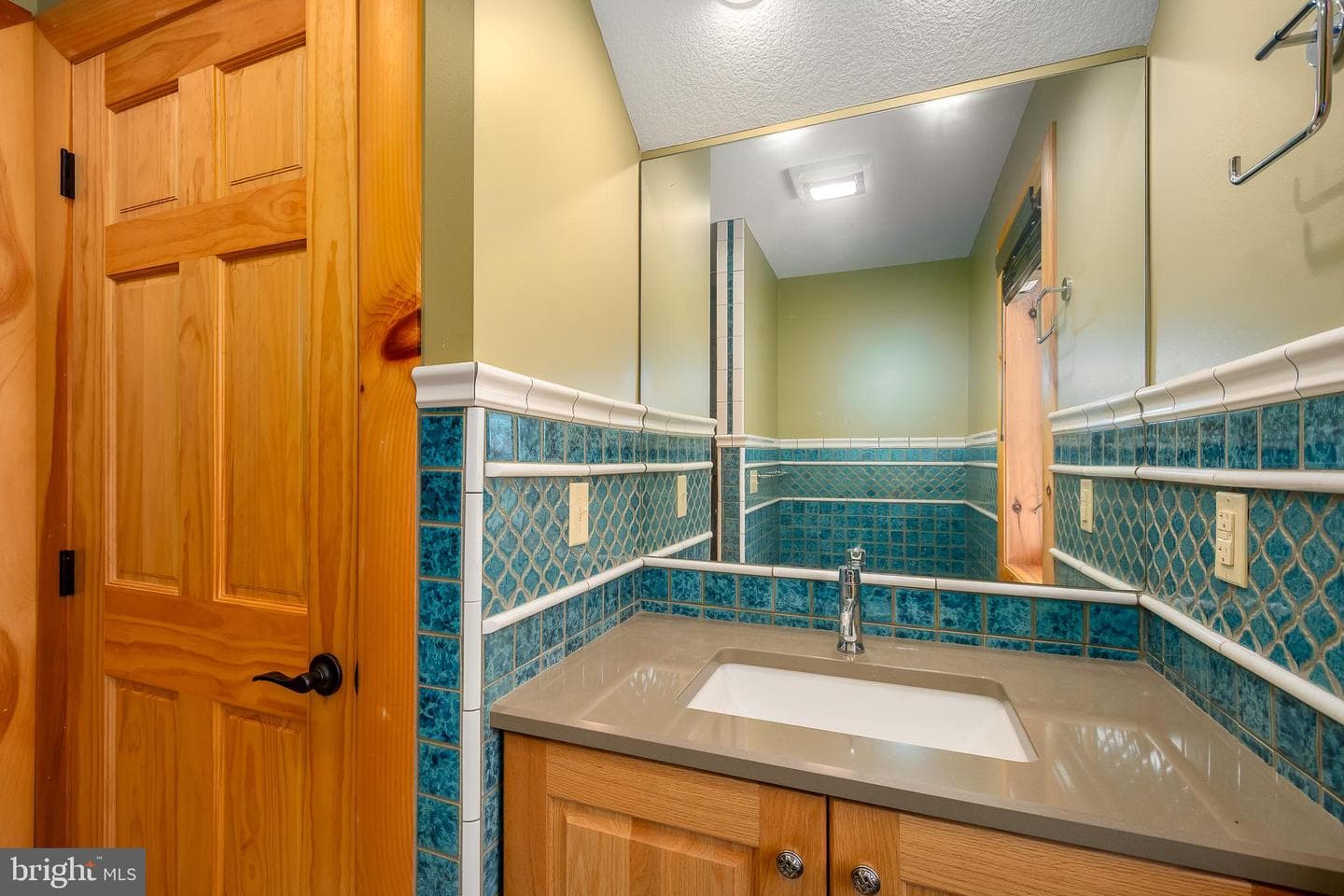 180 Glen Cove Road photo 68