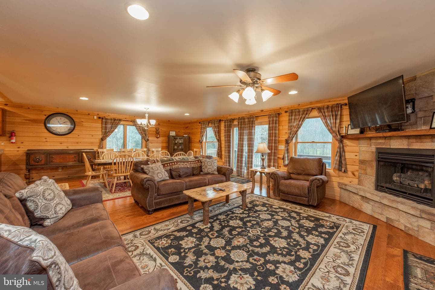 132 Fantasy Valley Lane photo 5