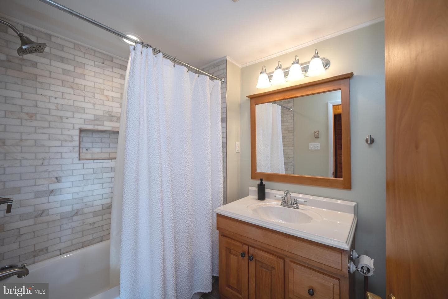 61 Frederick Circle photo 24
