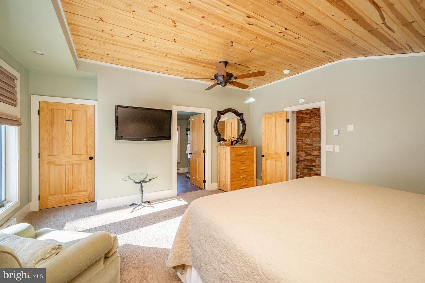 2411 Lake Shore Drive photo 14
