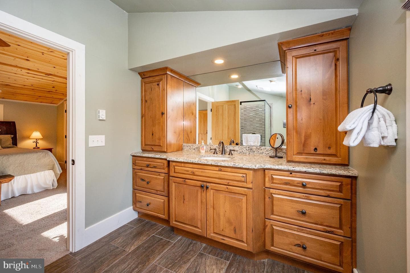 2411 Lake Shore Drive photo 20