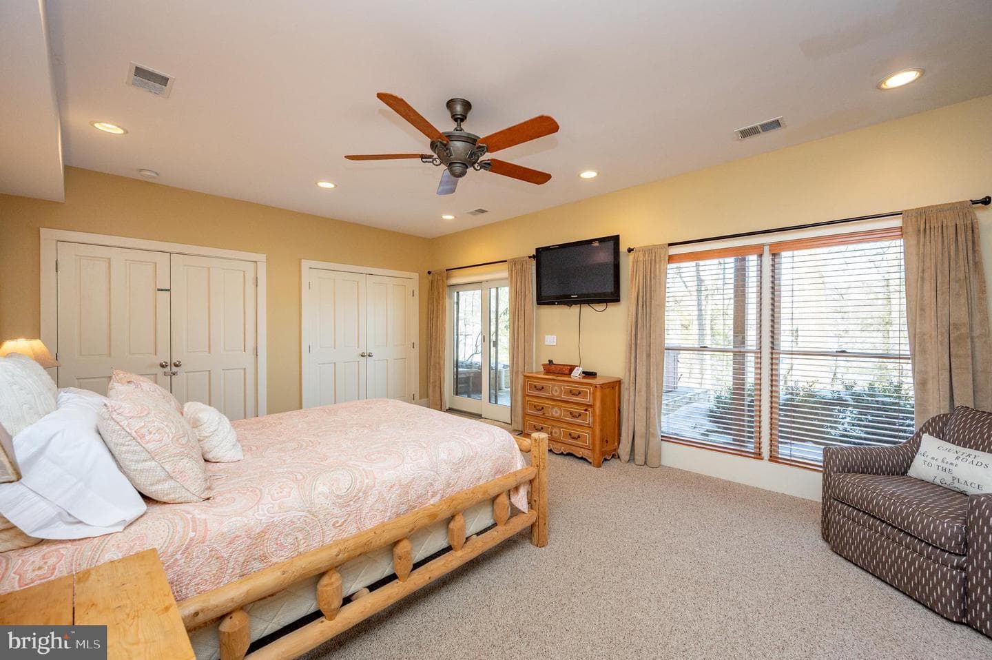 2411 Lake Shore Drive photo 28