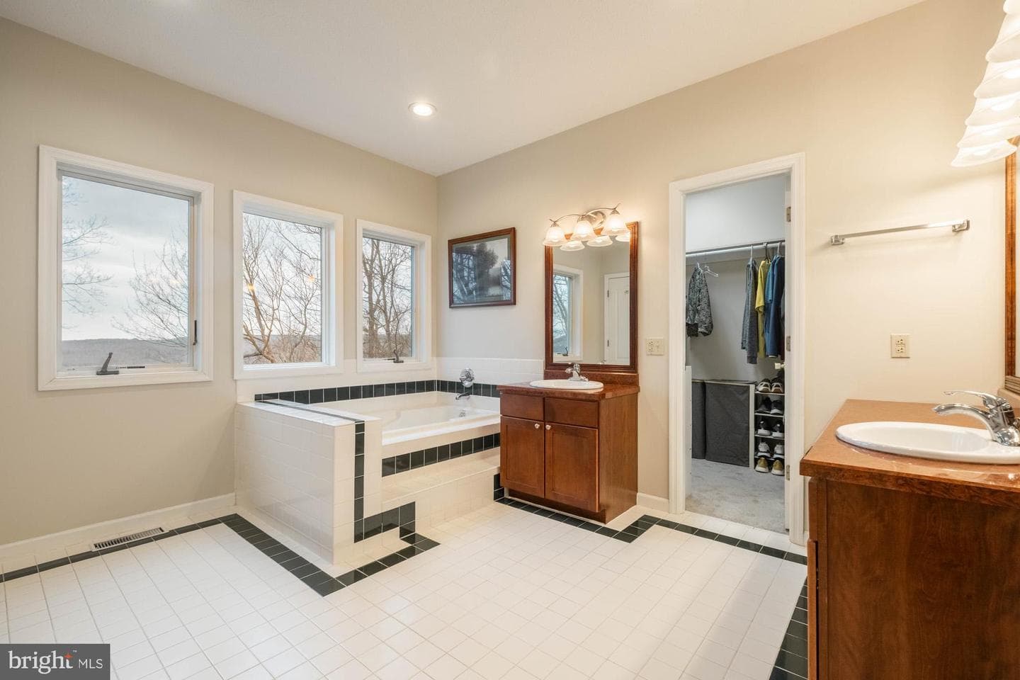 790 Sunset Ridge Drive photo 38