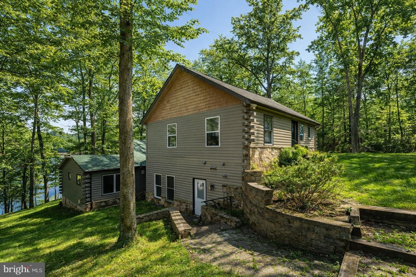 410 South Shore, Swanton