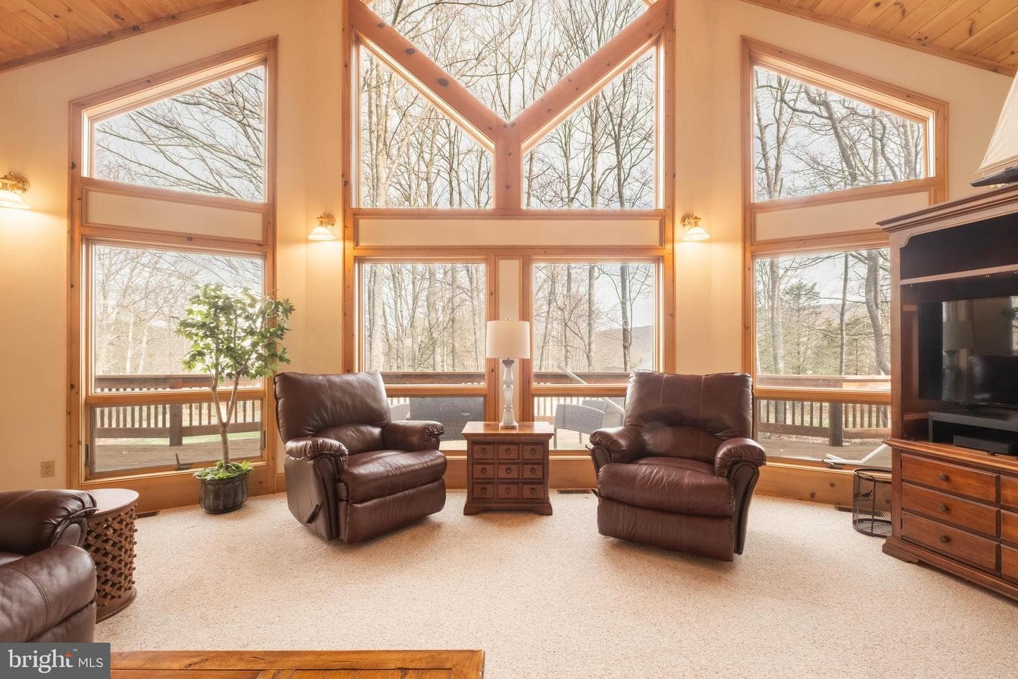 128 Bridgeview Lane photo 3
