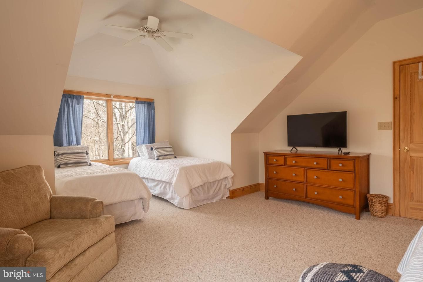 128 Bridgeview Lane photo 33