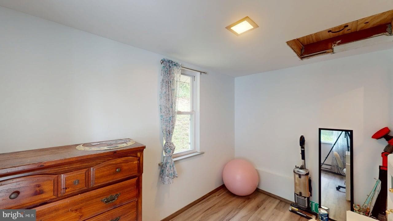 239 Hampshire Street photo 21