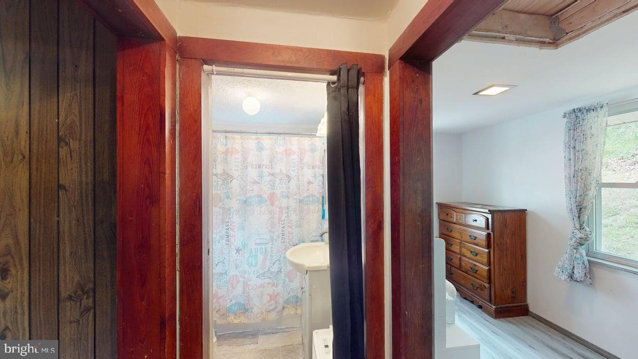 239 Hampshire Street photo 31