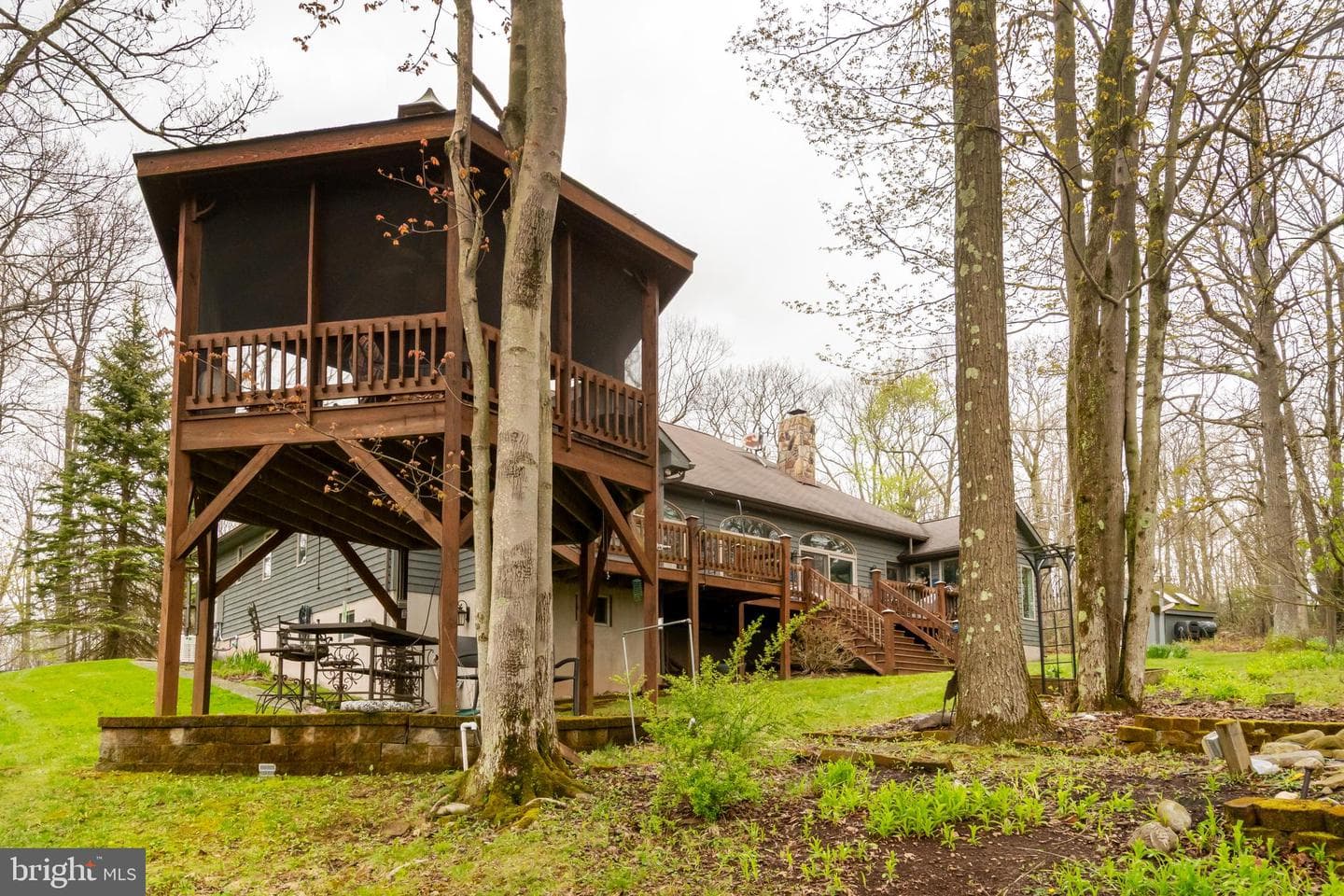 398 Snowbird Lane photo 4