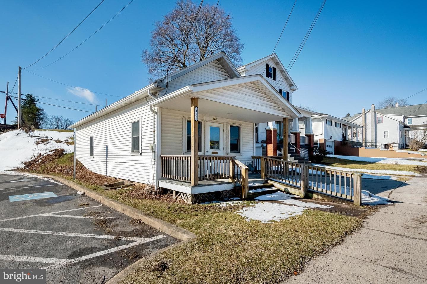 128 Main Street photo 1