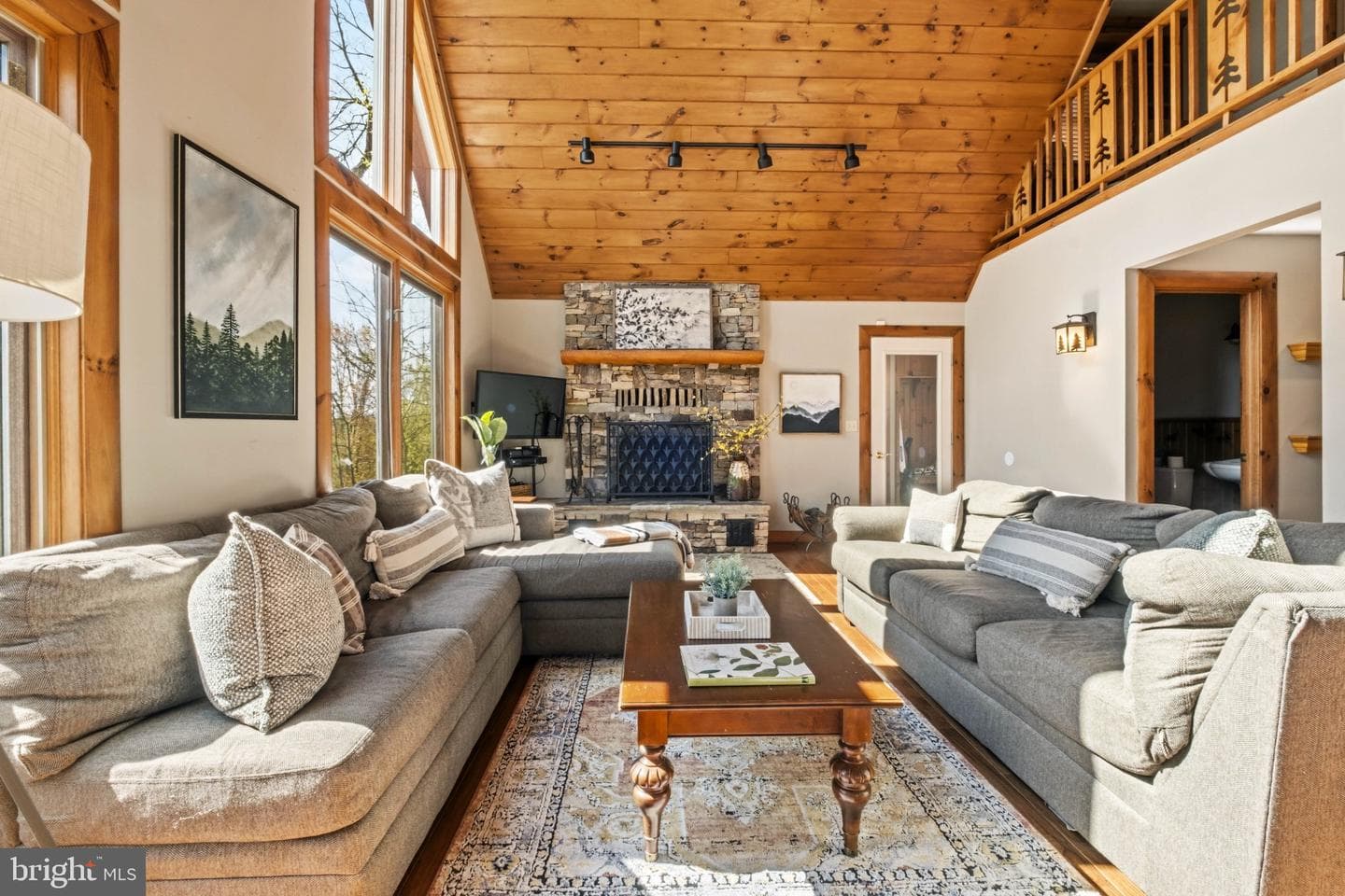 206 Highline Drive photo 9