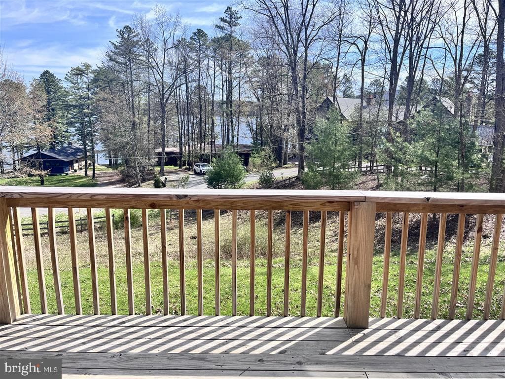 127 Paradise Heights photo 4