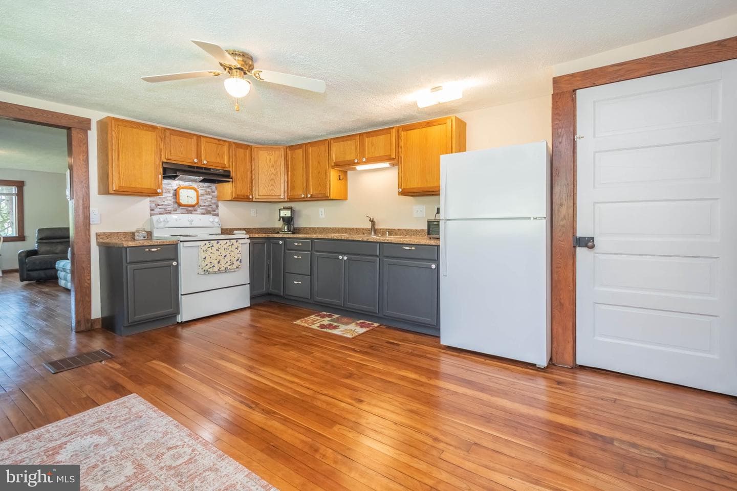 17921 Garrett Highway photo 18