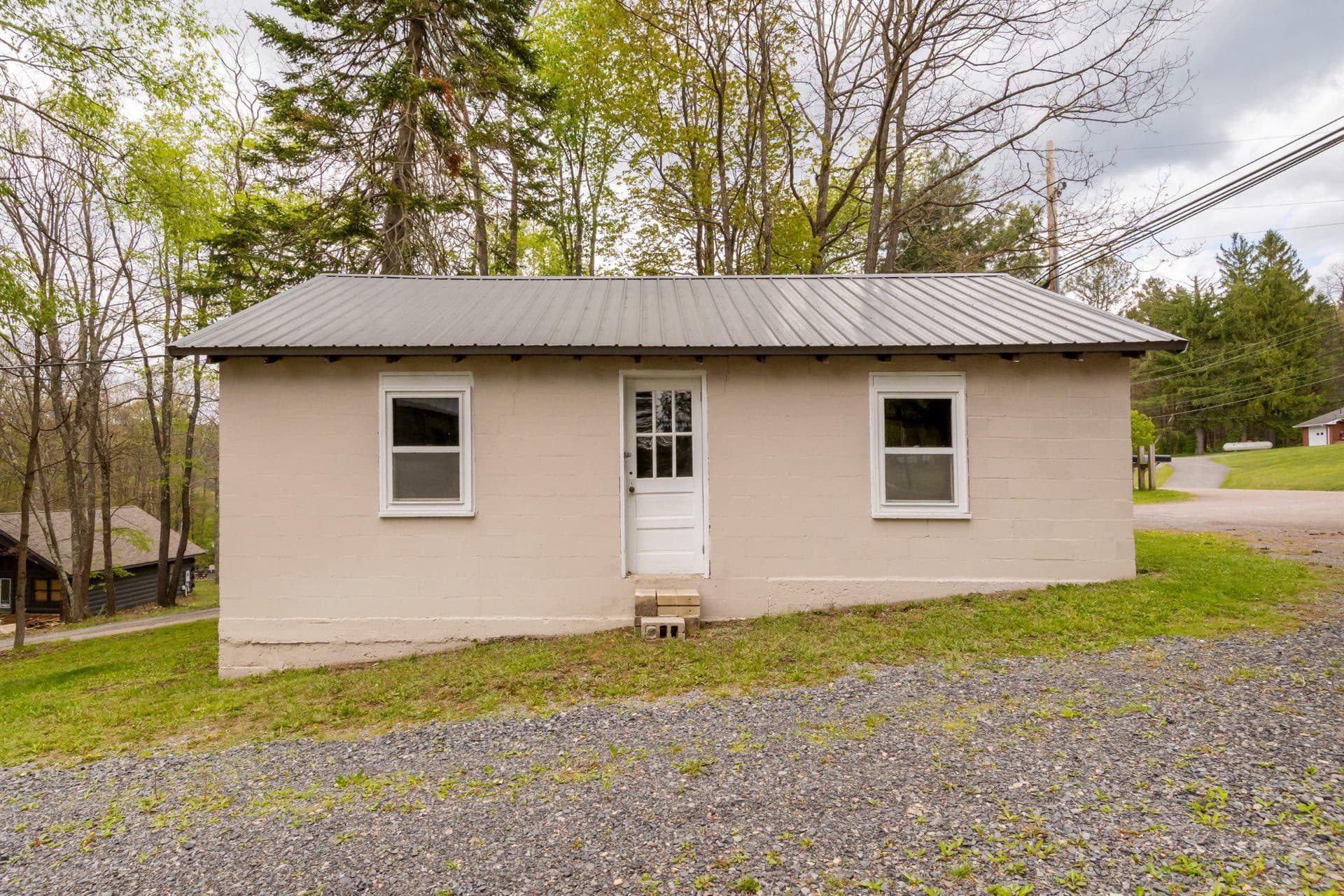 17921 Garrett Highway photo 8