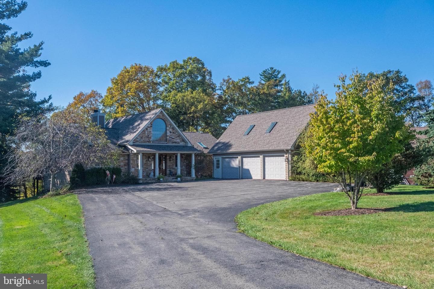 316 Moonrise Drive photo 3