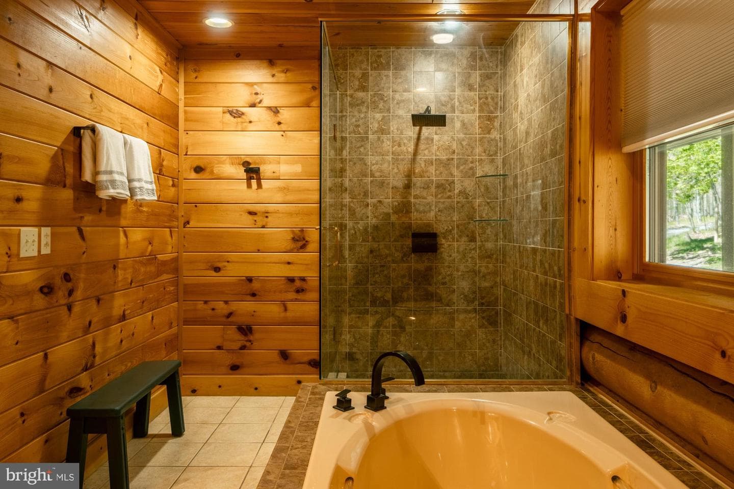 425 Hines Drive photo 31