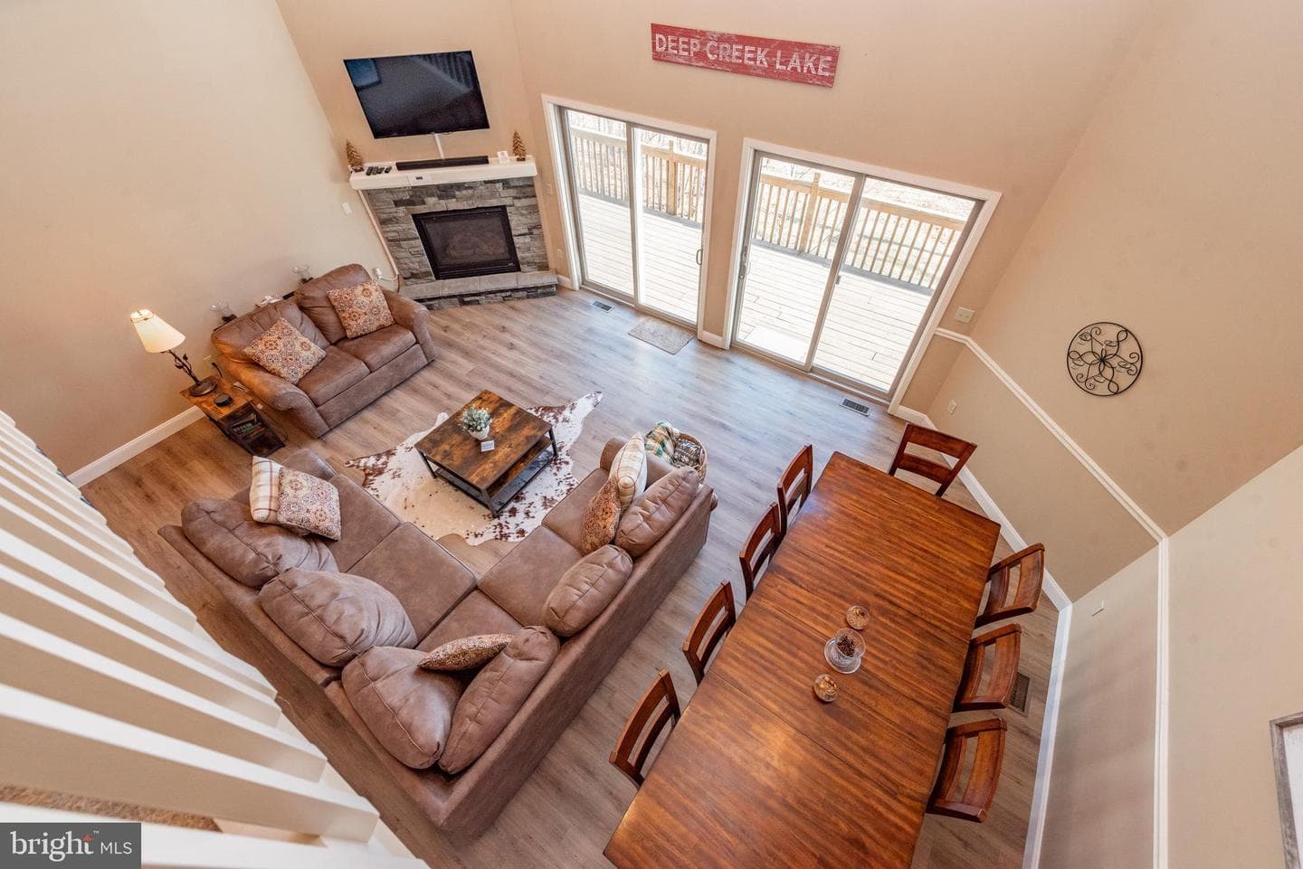 2828 Glendale Road photo 4