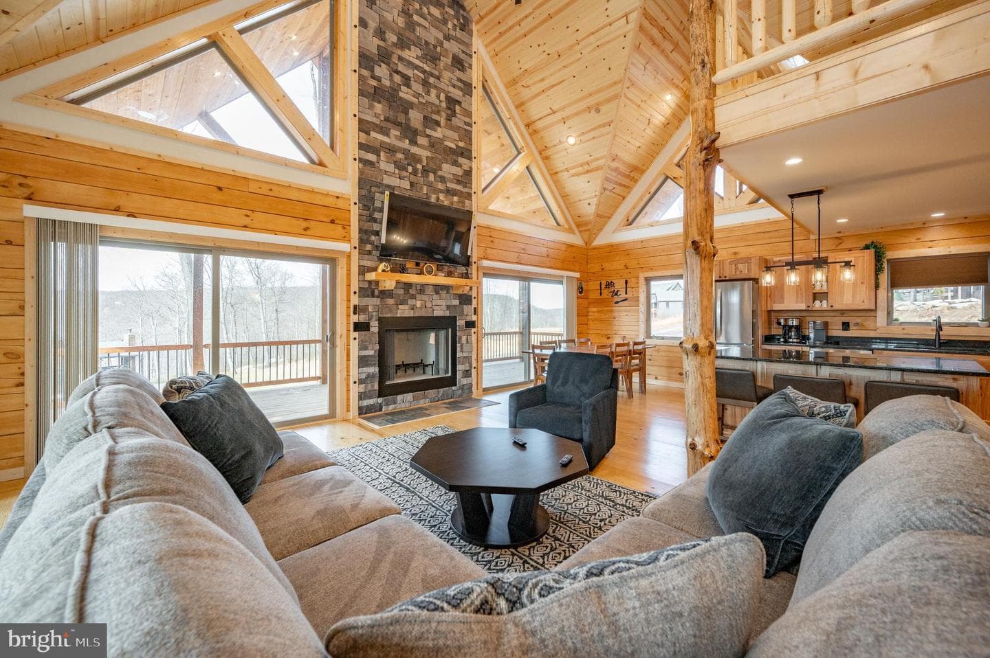 985 N Camp Road photo 3
