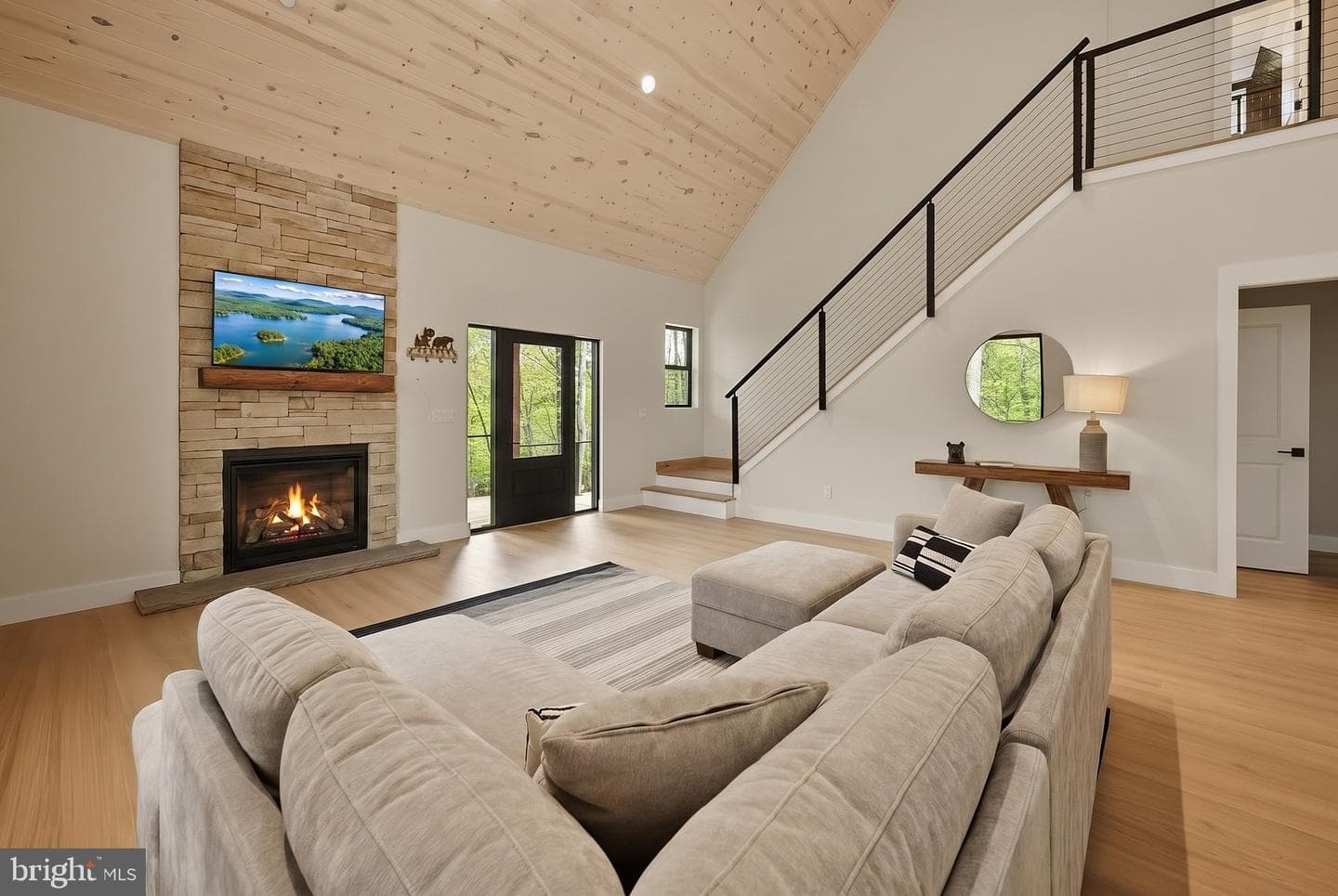 248 Tarn Drive photo 11