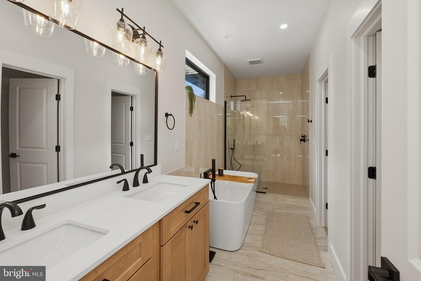 248 Tarn Drive photo 26