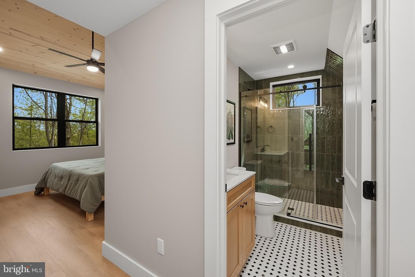 248 Tarn Drive photo 34