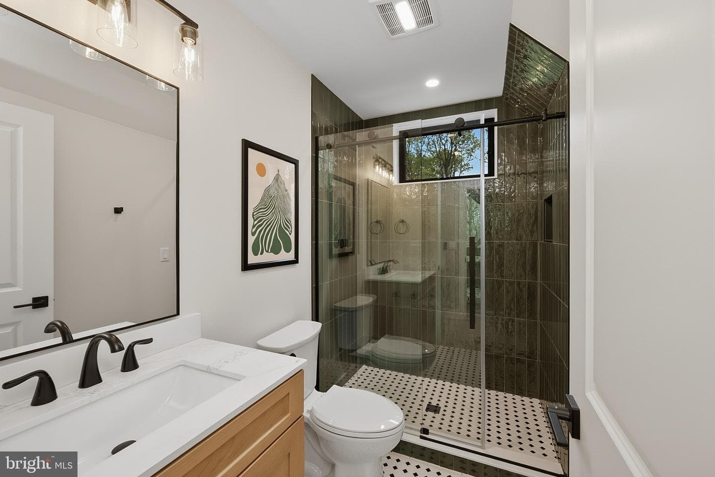 248 Tarn Drive photo 36