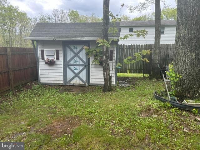 123 B Street photo 3