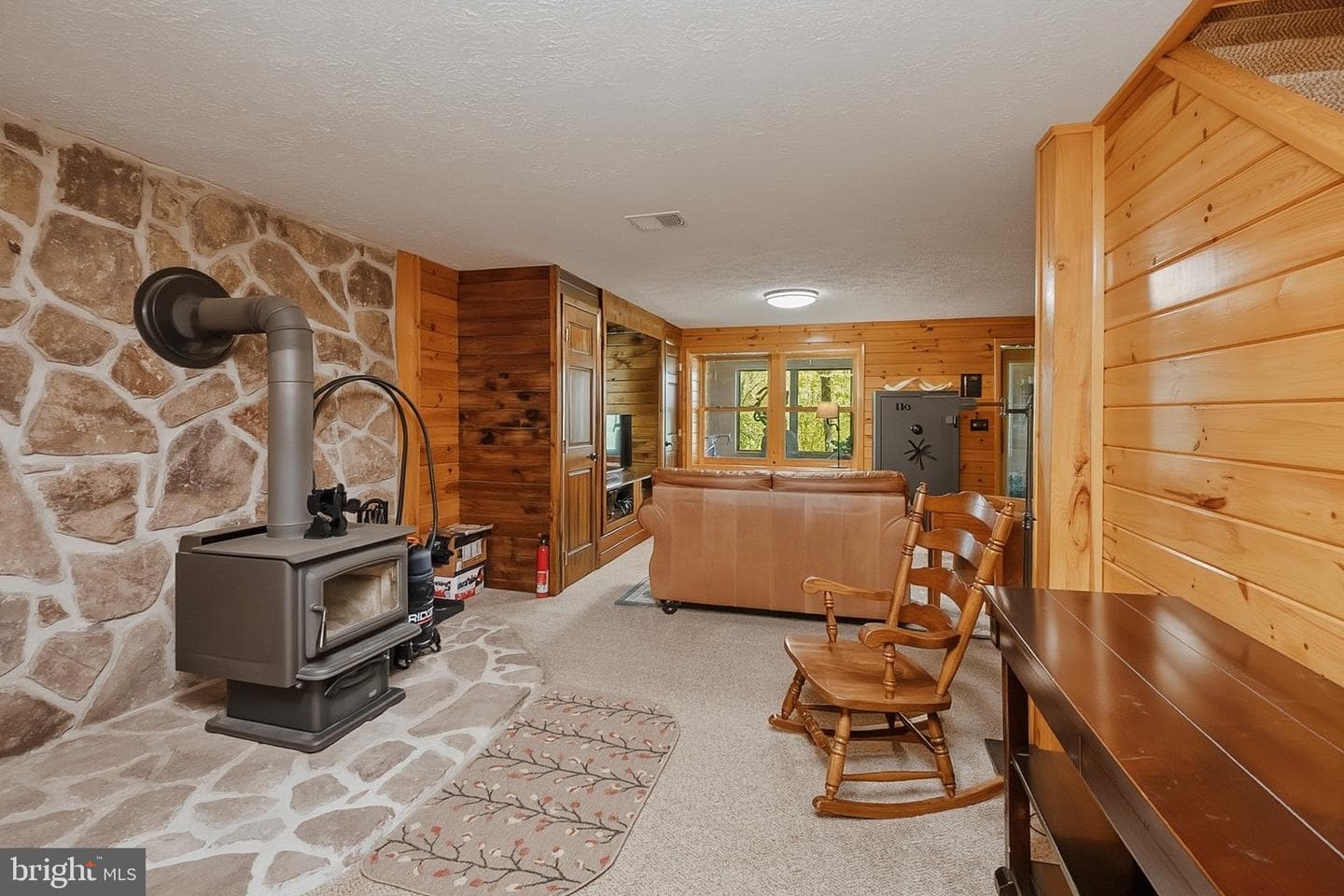 253 Gleanings Drive photo 15