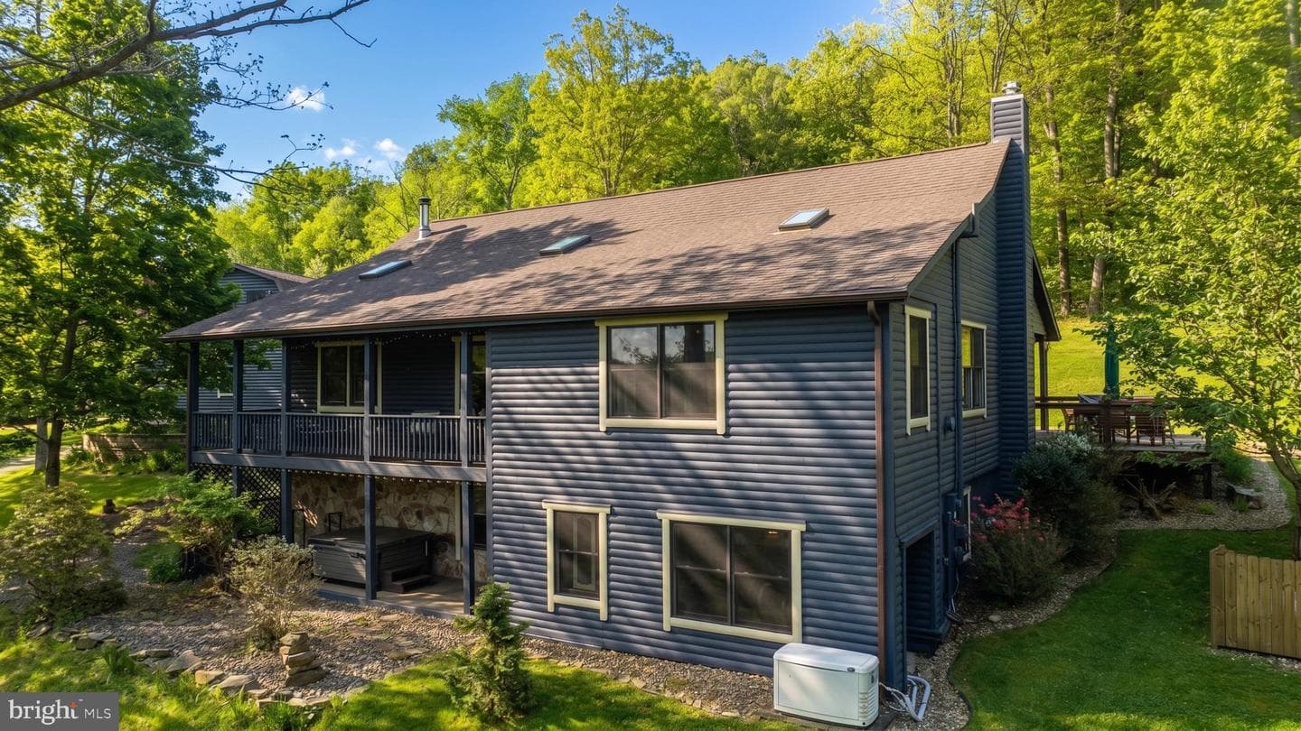 253 Gleanings Drive photo 64