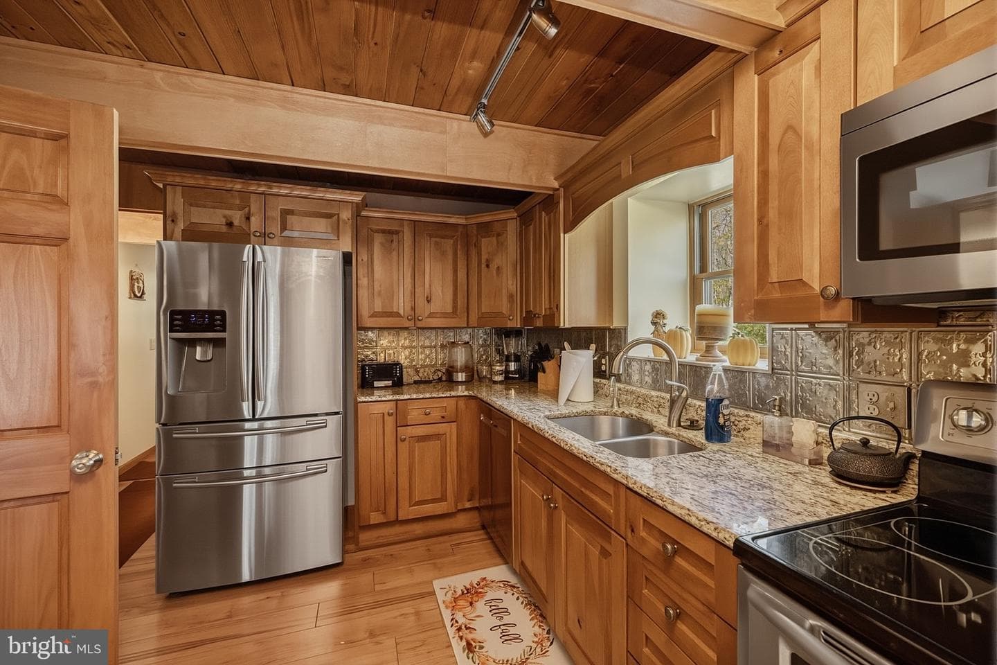 2448 Birchwood Drive photo 3