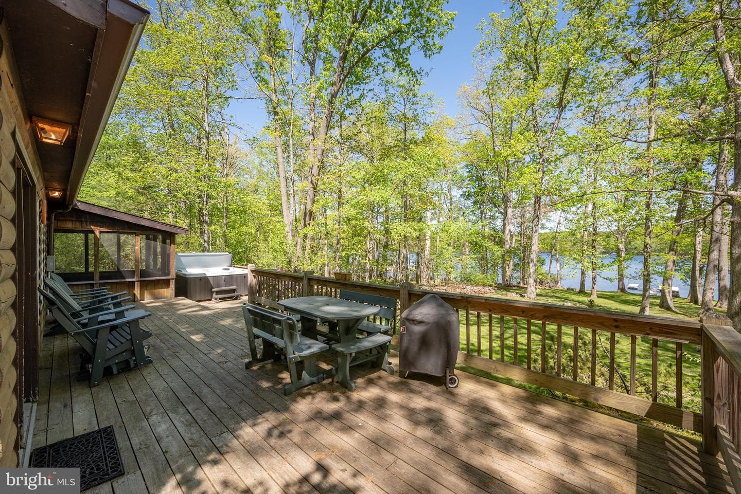 588 Lake Forest Drive photo 29
