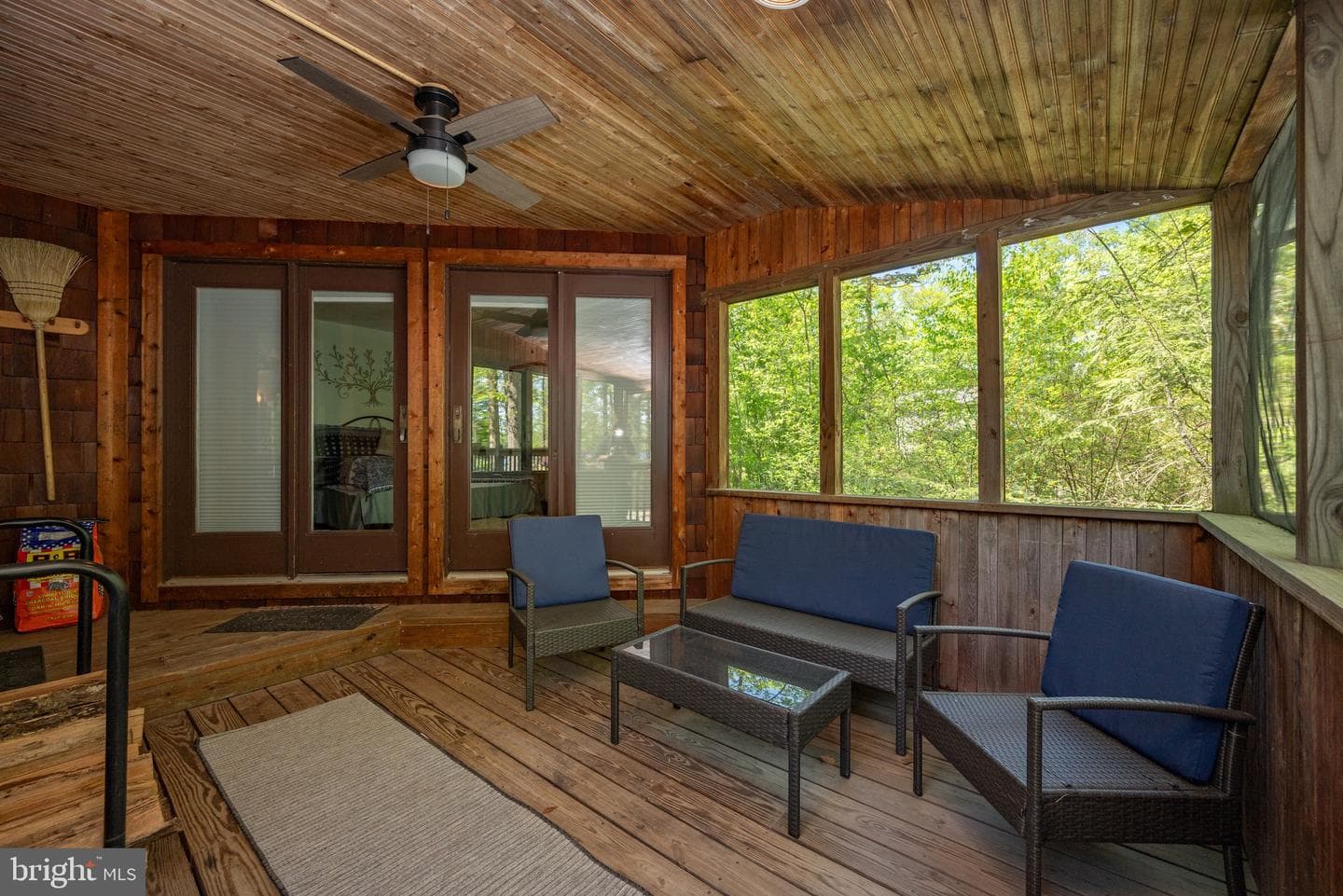 588 Lake Forest Drive photo 31