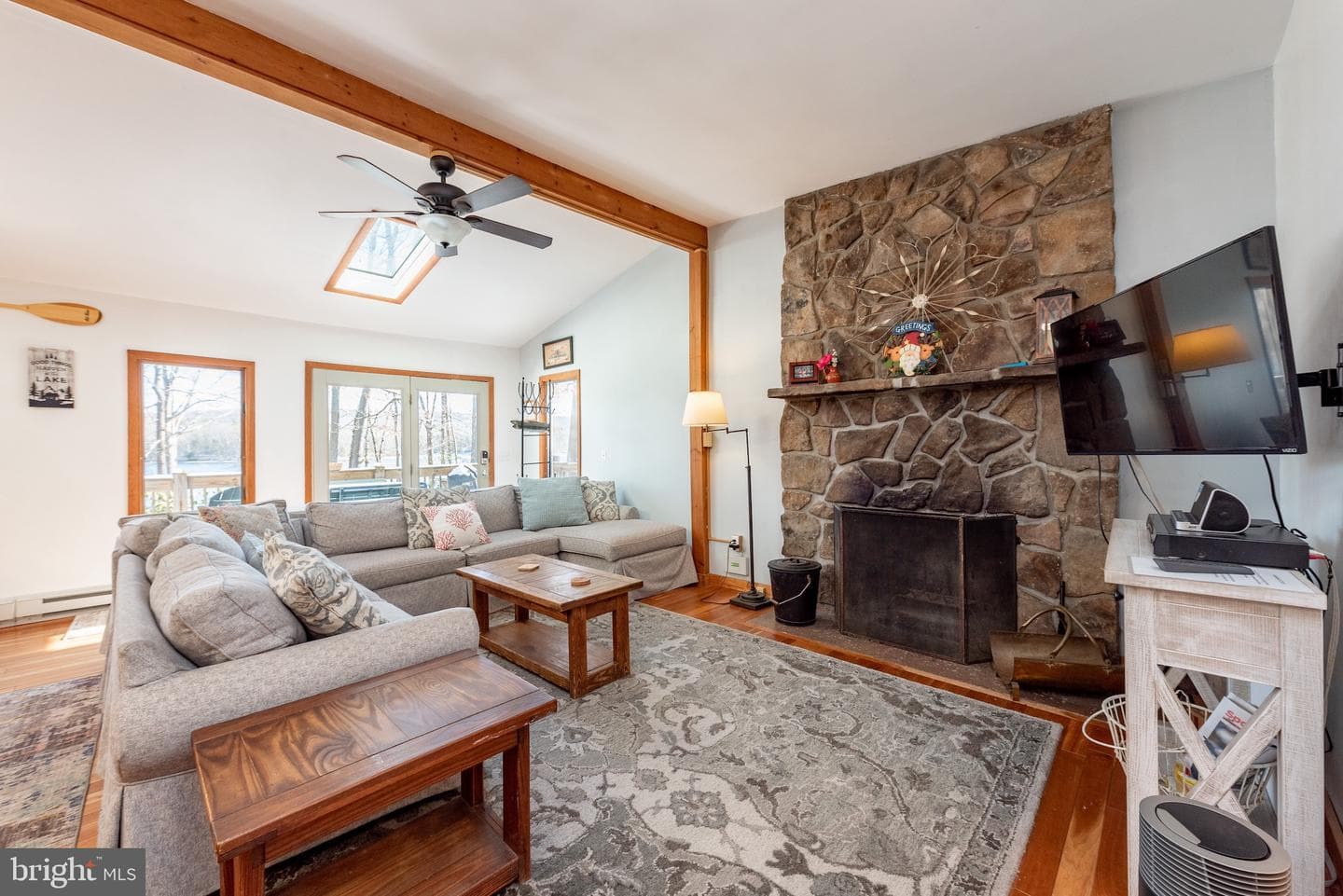 588 Lake Forest Drive photo 4