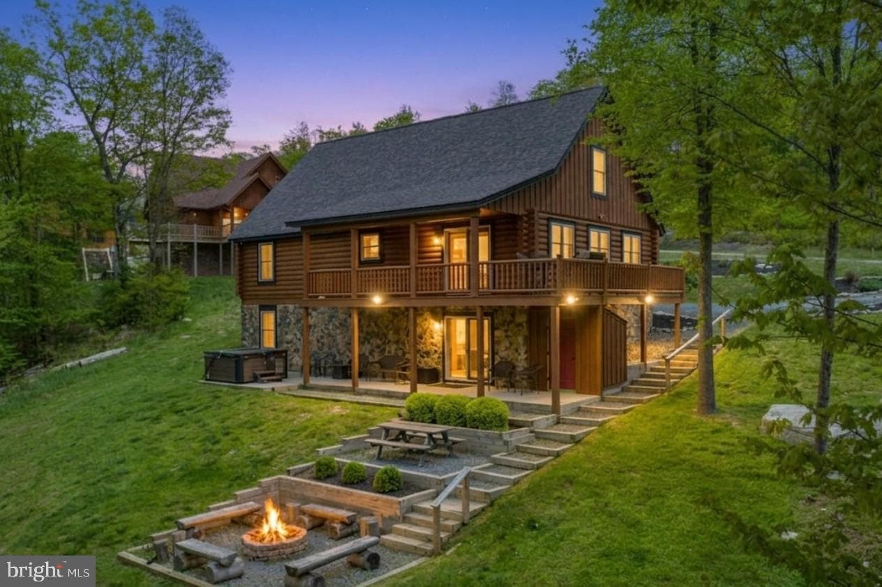 870 N Camp Road, Mc Henry