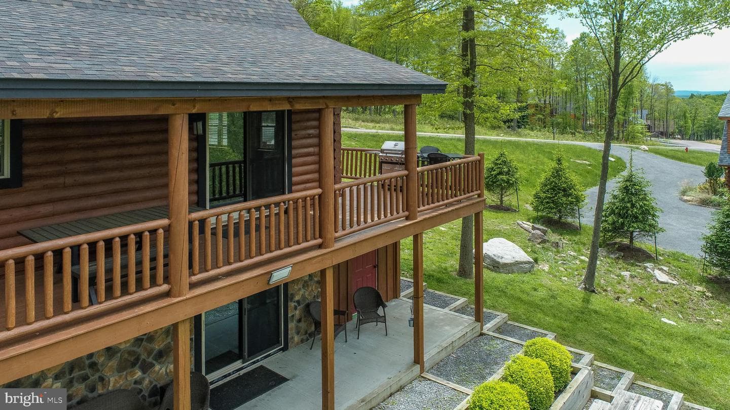 870 N Camp Road, Mc Henry