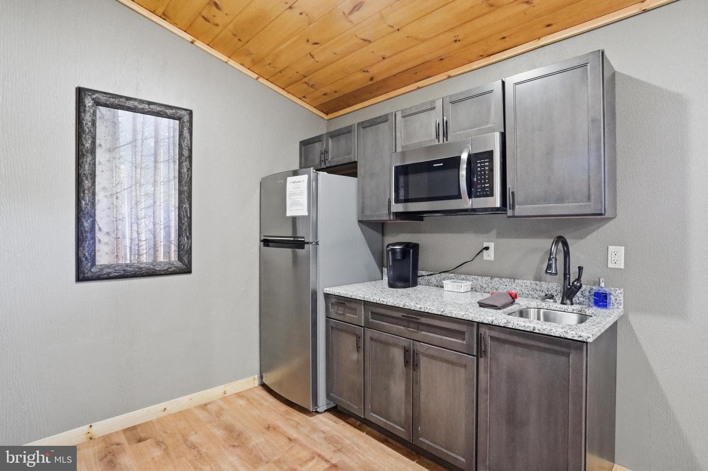 27 Grandview Boulevard photo 4