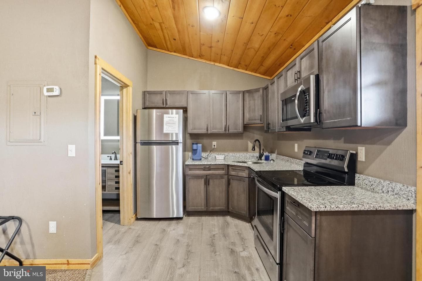 91 Grandview Boulevard photo 6